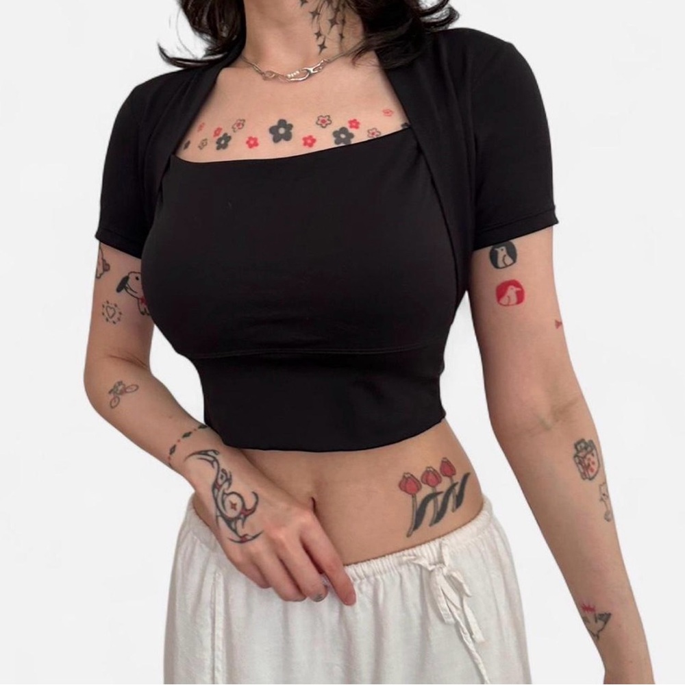 Black square neck crop top padded